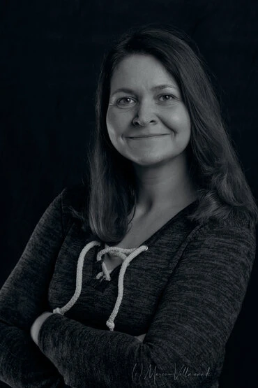 natürliche Portraits junger Männer und Frauen