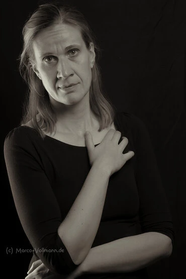 natürliche Portraits junger Männer und Frauen